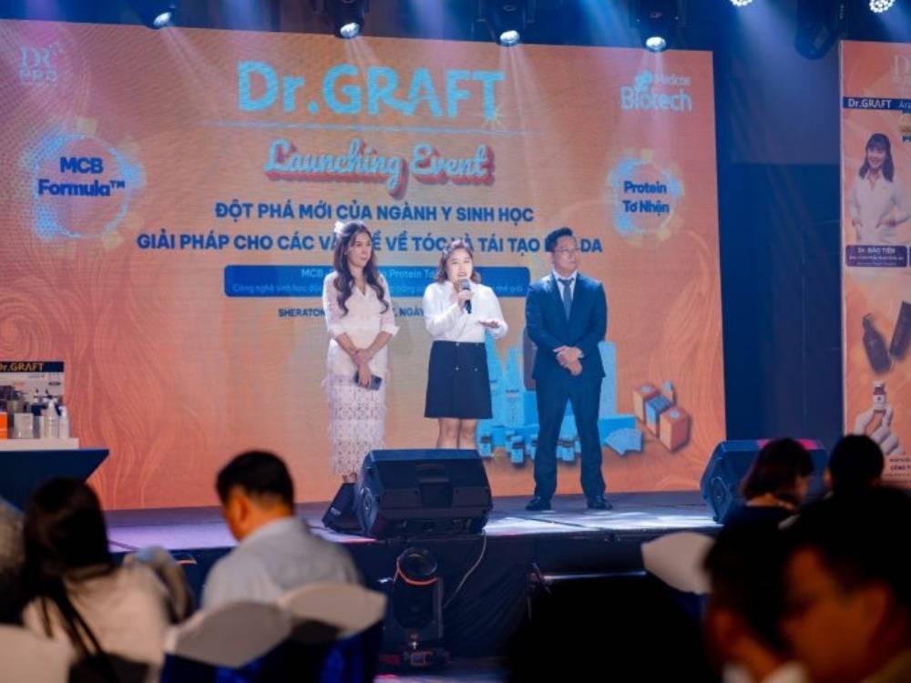 Đại diện của Công ty Cổ phần Dr Pro chia sẻ trong sự kiện ra mắt Dr Graft