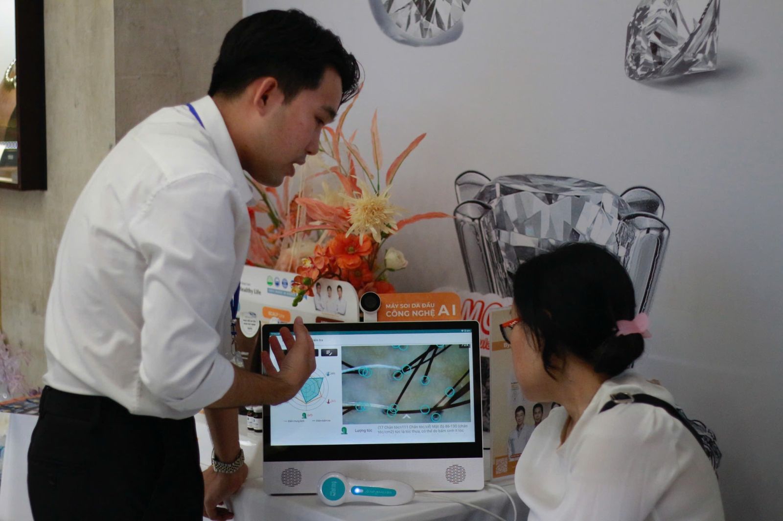 Chuyên viên tận tình tư vấn