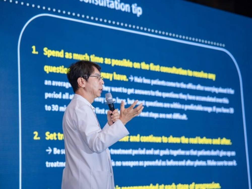 Giáo sư, tiến sĩ, bác sĩ Yoo Won Min - Nhà nghiên cứu phát triển công thức độc quyền sản phẩm Dr. Graft