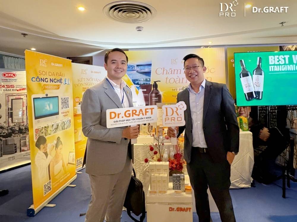 Dr. Pro đem Dr. Graft đến sự kiện YBA Business & Library lần thứ 7