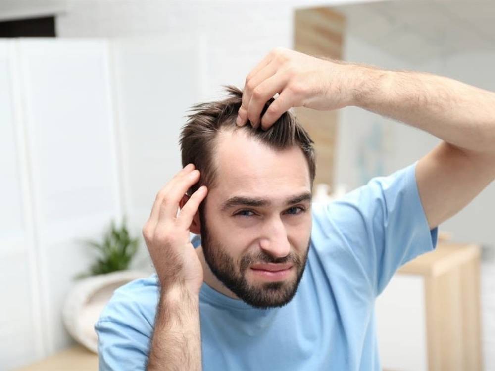 Mất cân bằng nội tiết tố có thể gây rụng tóc