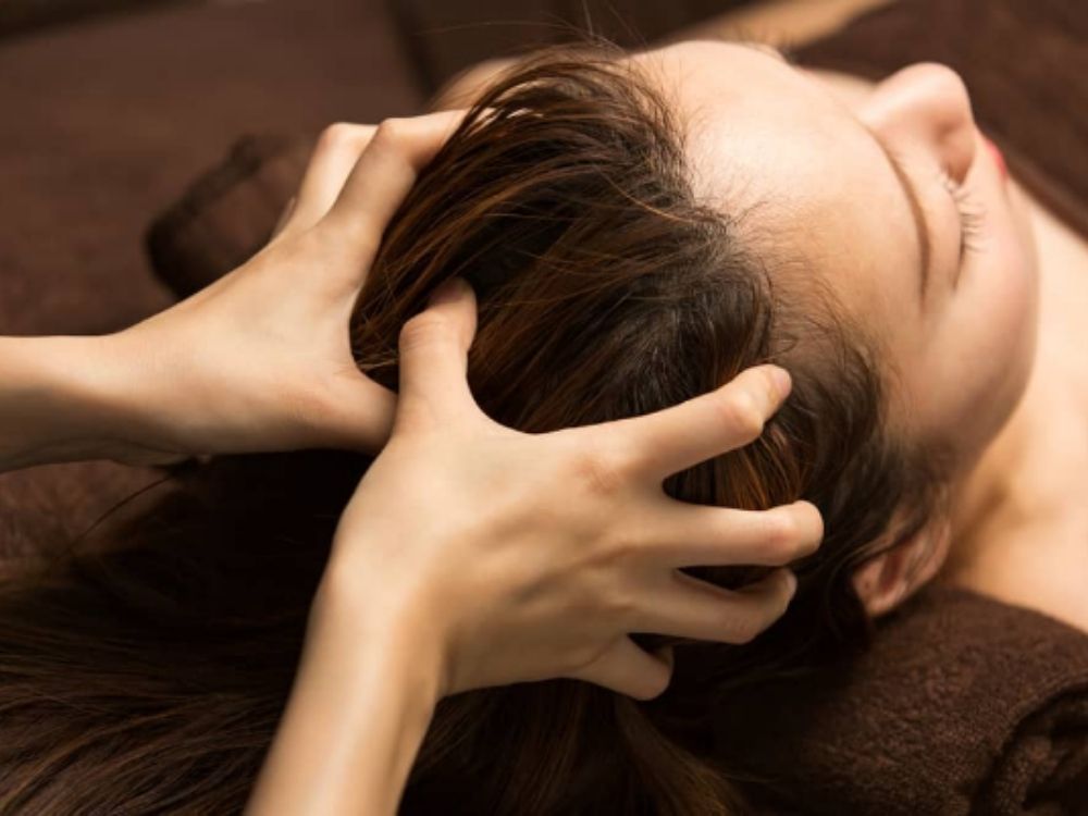 Massage da đầu kiểu truyền thống