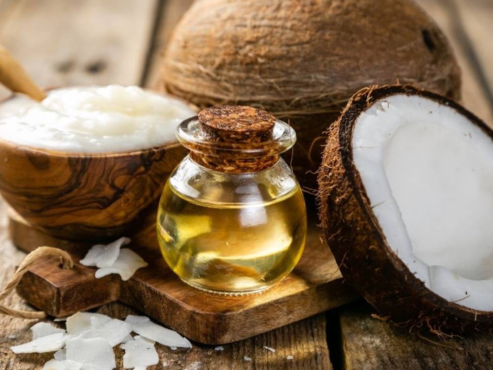 Dầu dừa được coi là một loại thần dược đối với tóc