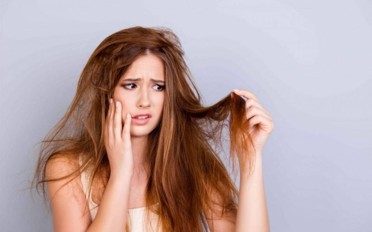 Nhuộm tóc khiến tóc xơ và yếu hơn